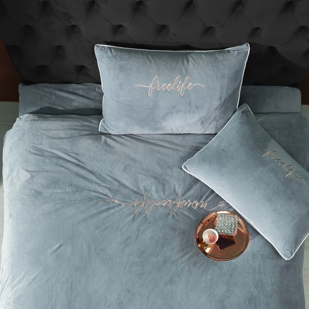 91家纺网 家纺一手货源 找家纺 千朵森 2024新款高端锦丝绒四件套-杰西卡 风格二 杰西卡烟灰