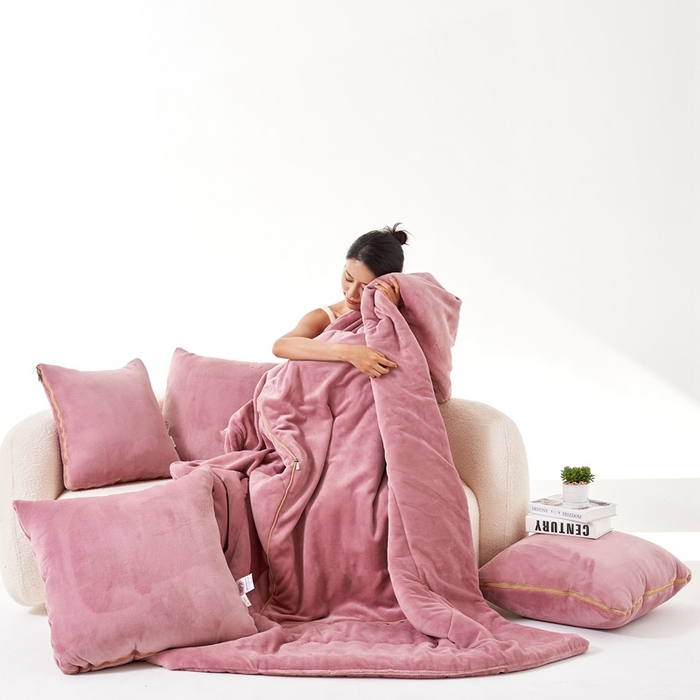 91家纺网 家纺一手货源 找家纺 照世家纺 2024新款牛奶绒纯色抱枕被（控价68/89/129/169/219） 豆沙