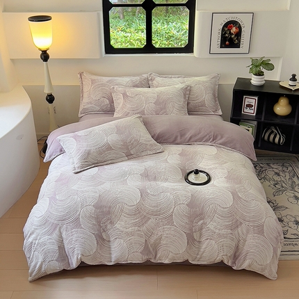 91家纺网 家纺一手货源 找家纺 新印象 2025新款高克重牛奶绒烂花四件套雕花绒四件套圆舞曲