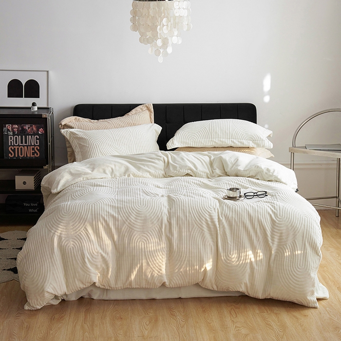 91家纺网 家纺一手货源 找家纺 千朵森 2024新款加厚提花牛奶绒四件套-年纪 风格一 年纪-白