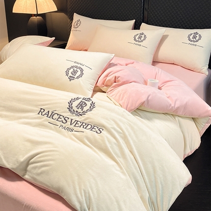 如一 2024新款水晶绒双拼刺绣四件套-劳斯系列 劳斯-奶白粉