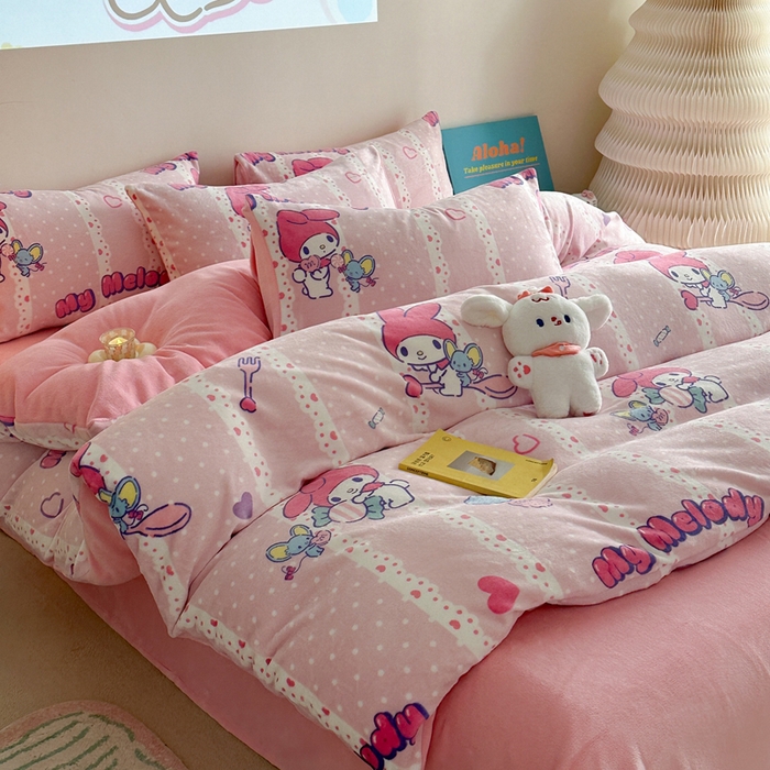 91家纺网 家纺一手货源 找家纺 2024新款三丽鸥高克重牛奶绒四件套 贪吃美乐蒂