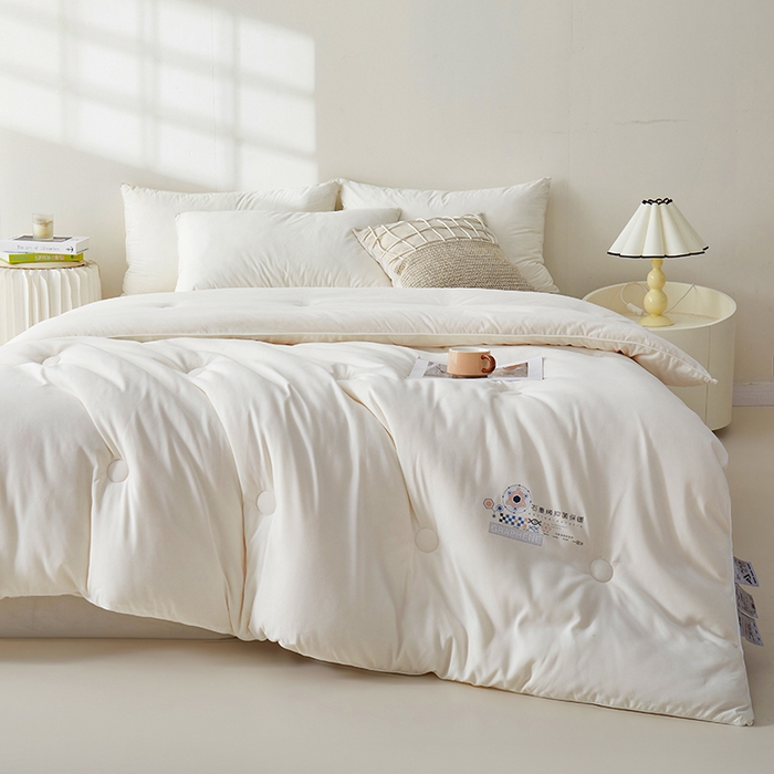 91家纺网 家纺一手货源 找家纺 梦恬佳 2024新款A类亲肤棉石墨烯远红外线自发热抗菌冬被被芯 白色