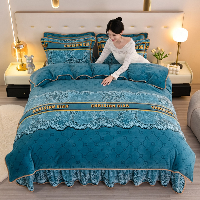 91家纺网 家纺一手货源 找家纺 静缘分 2024新款特厚8.5斤牛奶绒金貂绒床裙款保暖四件套-精雕细刻