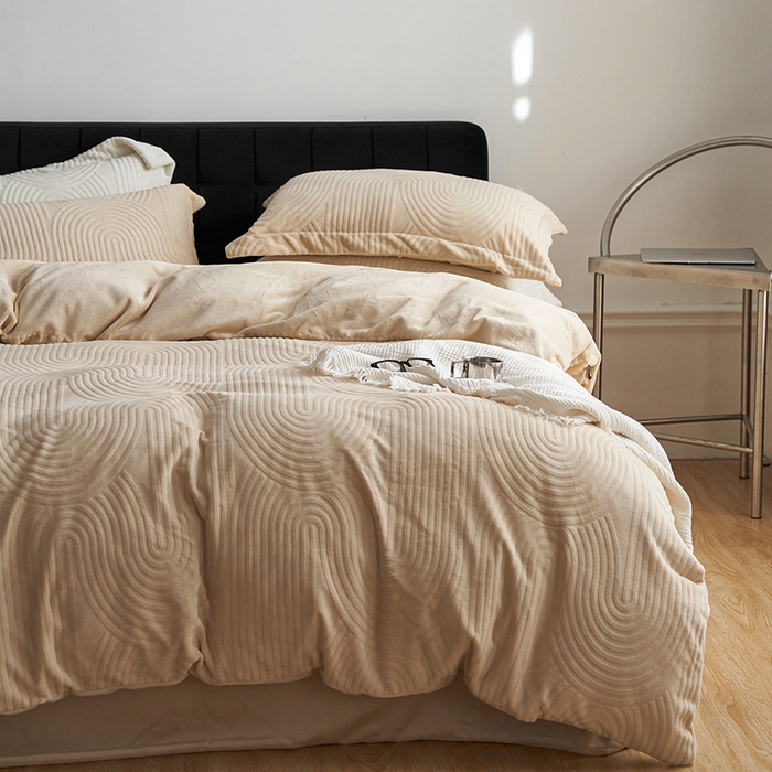 91家纺网 家纺一手货源 找家纺 千朵森 2024新款加厚提花牛奶绒四件套-年纪 风格一 年纪-杏