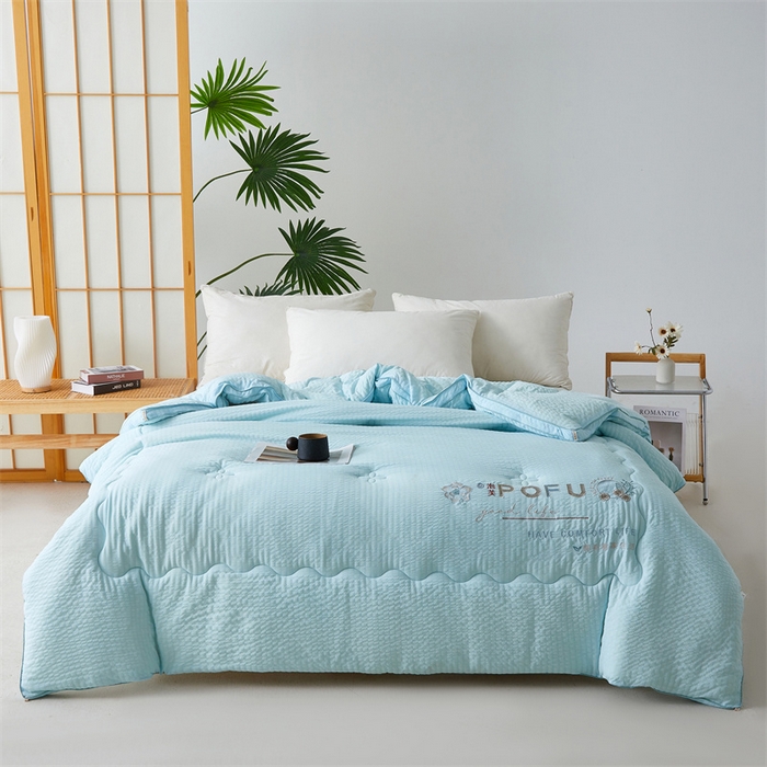 91家纺网 家纺一手货源 找家纺 爱宝被业 2025新款泡芙棉刺绣被被 泡芙棉-天空蓝
