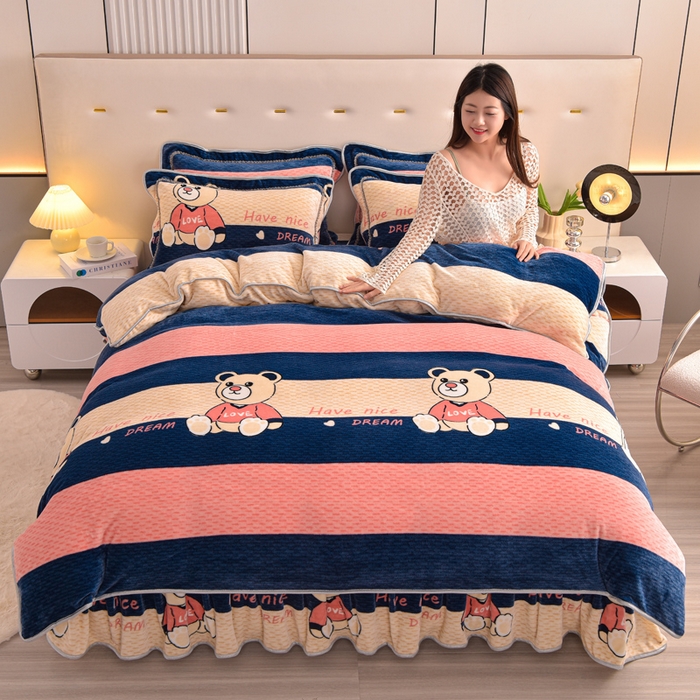 91家纺网 家纺一手货源 找家纺 静缘分 2025新款230克特厚8.5斤牛奶绒金貂绒床裙款保暖四件套-宝贝熊