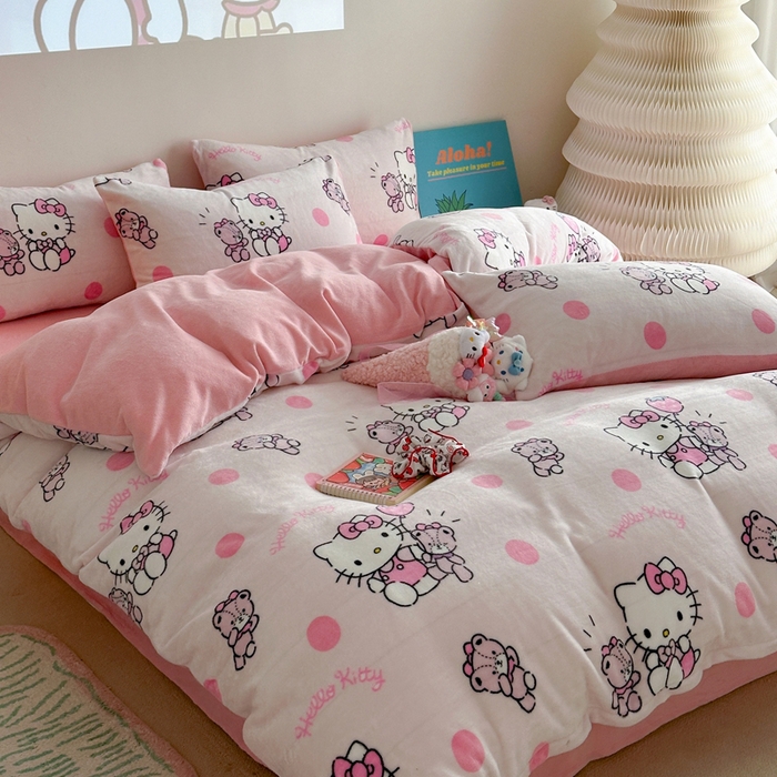 91家纺网 家纺一手货源 找家纺 2024新款三丽鸥高克重牛奶绒四件套 泡泡KT猫