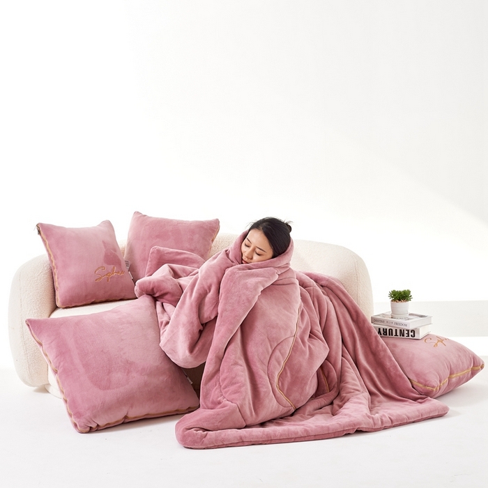 91家纺网 家纺一手货源 找家纺 照世家纺 2024新款牛奶绒纯色抱枕被（控价68/89/129/169/219） 豆沙