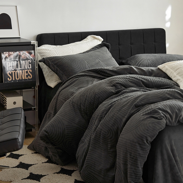 91家纺网 家纺一手货源 找家纺 千朵森 2024新款加厚提花牛奶绒四件套-年纪 风格一 年纪-灰