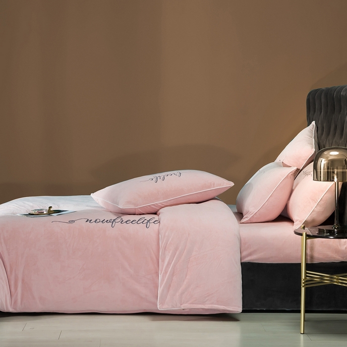 91家纺网 家纺一手货源 找家纺 千朵森 2024新款高端锦丝绒四件套-杰西卡 风格一 杰西卡-艾玉