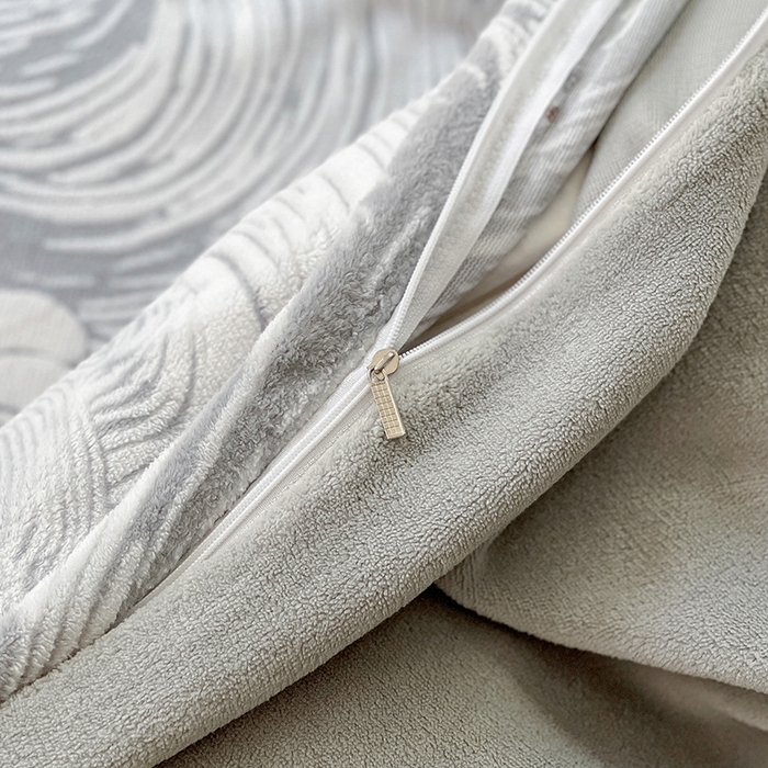 91家纺网 家纺一手货源 找家纺 新印象 2025新款高克重牛奶绒烂花四件套雕花绒四件套浪花-灰