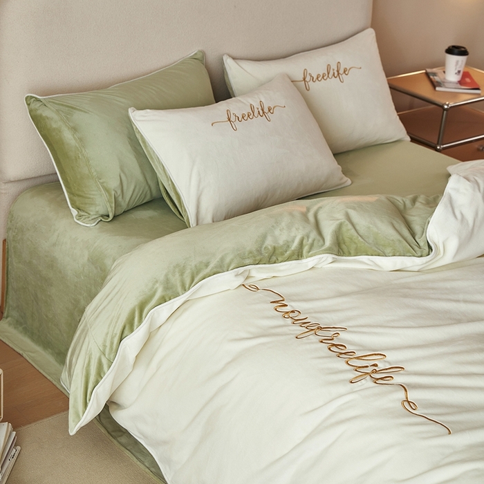 91家纺网 家纺一手货源 找家纺 千朵森 2024新款高端锦丝绒四件套-杰西卡 风格一 杰西卡-奶白配嫩绿