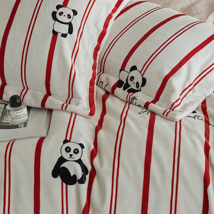 91家纺网 家纺一手货源 找家纺 千朵森 2024新款网红印花熊猫牛奶绒四件套 风格一 西雅图