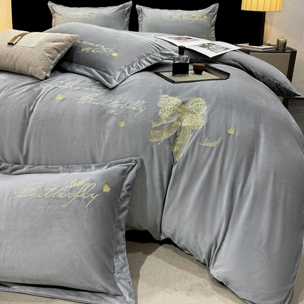 91家纺网 家纺一手货源 找家纺 （总）富之航 2024新款宝宝绒刺绣四件套加厚牛奶绒绣花四件套婴儿绒四件套