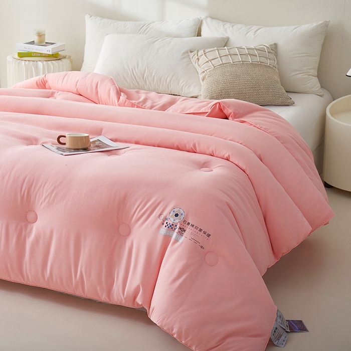 91家纺网 家纺一手货源 找家纺 梦恬佳 2024新款A类亲肤棉石墨烯远红外线自发热抗菌冬被被芯 粉色