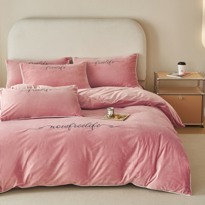 91家纺网 家纺一手货源 找家纺 千朵森 2024新款高端锦丝绒四件套-杰西卡 风格二 杰西卡-豆沙