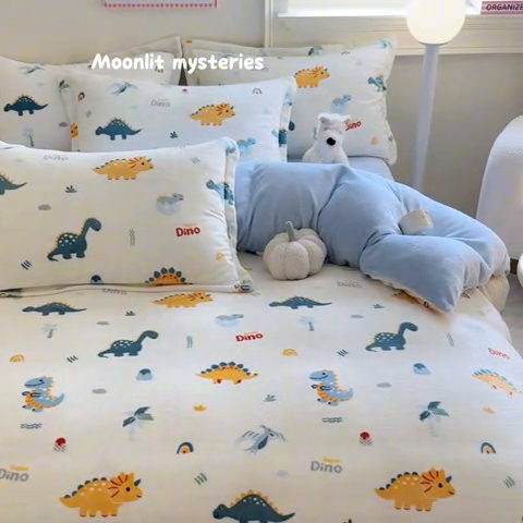 91家纺网 家纺一手货源 找家纺 名兮家居 2024新款卡通时尚风高克重牛奶绒四件套 恐龙多多