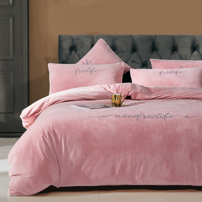 91家纺网 家纺一手货源 找家纺 千朵森 2024新款高端锦丝绒四件套-杰西卡 风格一 杰西卡-豆沙