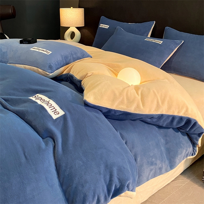 91家纺网 家纺一手货源 找家纺 笙意家纺 2025新款牛奶绒刺绣四件套-杰尼娅系列绒 杰尼亚-宾利蓝+奶茶