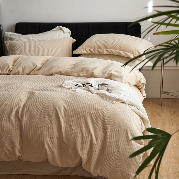 91家纺网 家纺一手货源 找家纺 千朵森 2024新款加厚提花牛奶绒四件套-年纪 风格一 年纪-杏