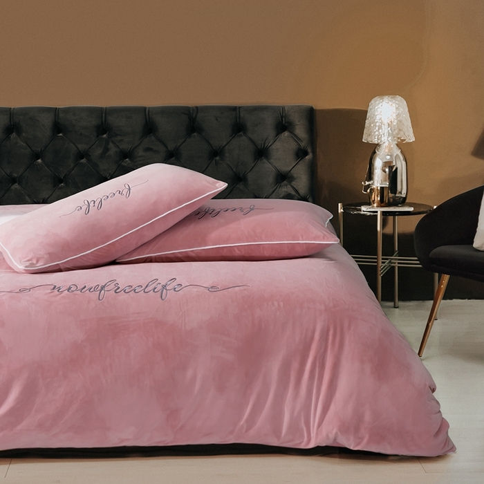 91家纺网 家纺一手货源 找家纺 千朵森 2024新款高端锦丝绒四件套-杰西卡 风格一 杰西卡-豆沙