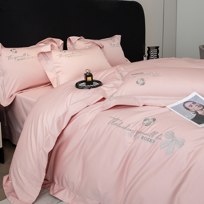 91家纺网 家纺一手货源 找家纺 绒博士 2024新款160支长绒棉四件套-巴黎之约 露娜粉