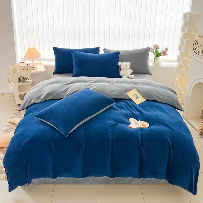 91家纺网 家纺一手货源 找家纺 言熙居 2024新款纯色双拼30克8一9斤牛奶绒四件套 亮蓝拼浅灰