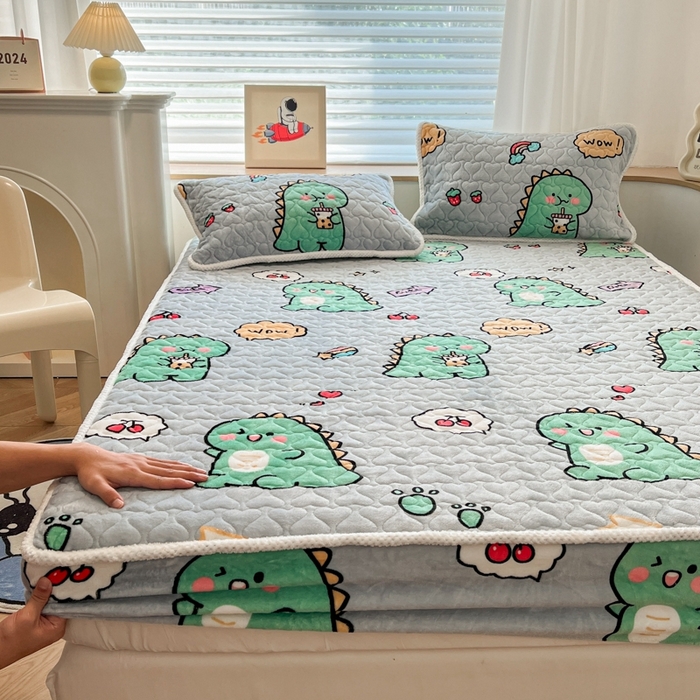91家纺网 家纺一手货源 找家纺 孩子王 2024新款印花牛奶绒薄款床垫加厚绒保暖床护垫床笠 床笠款-萌萌恐龙