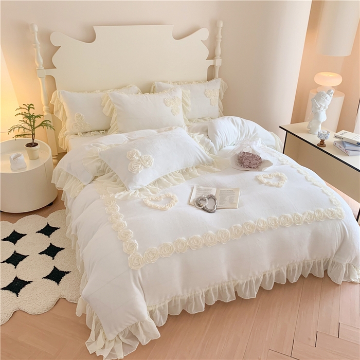 91家纺网 家纺一手货源 找家纺 富盛家纺 2024新款牛奶绒盘花刺绣四件套-玫瑰花园 玫瑰花园-白