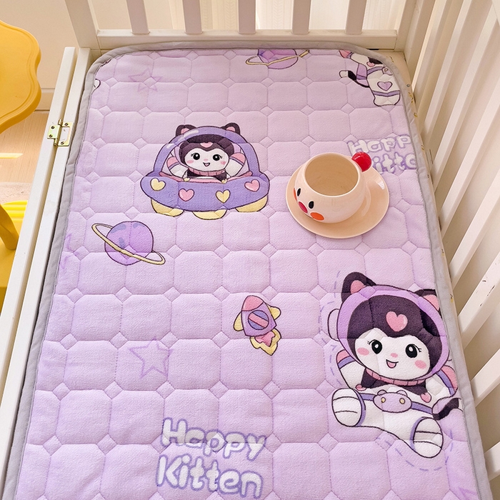 91家纺网 家纺一手货源 找家纺 富馨莱 2024新款牛奶绒幼儿园床垫加厚5D透气 甜美星际