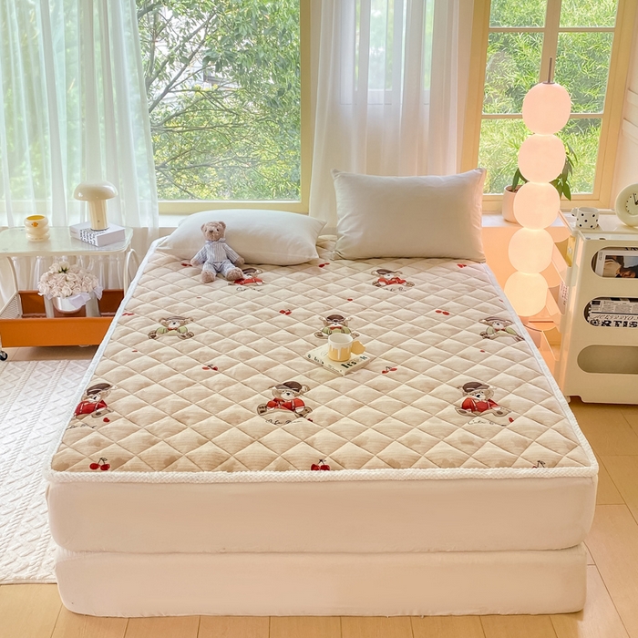 91家纺网 家纺一手货源 找家纺 正邦家纺 2024新款牛奶绒床垫小清新加厚床褥保暖宽包边可机洗床护垫床褥 小呆熊