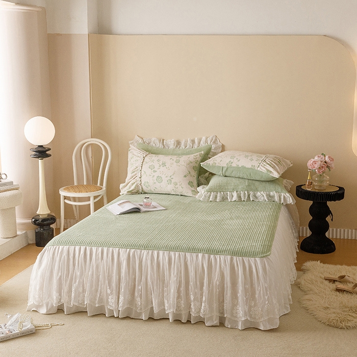 91家纺网 家纺一手货源 找家纺 胜权家纺 2024秋冬新款5D雕花着色牛奶绒法式奶油风夹棉单床裙 新绿