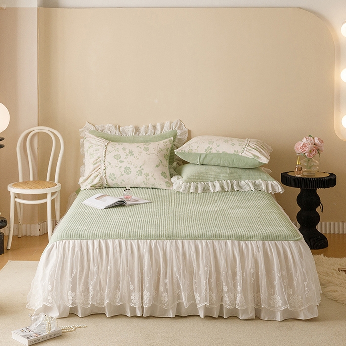 91家纺网 家纺一手货源 找家纺 胜权家纺 2024秋冬新款5D雕花着色牛奶绒法式奶油风夹棉单床裙 新绿