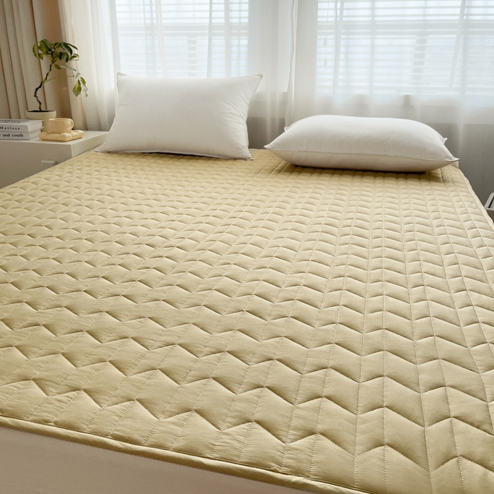 91家纺网 家纺一手货源 找家纺 2024新款40支全棉夹棉床垫 浅黄