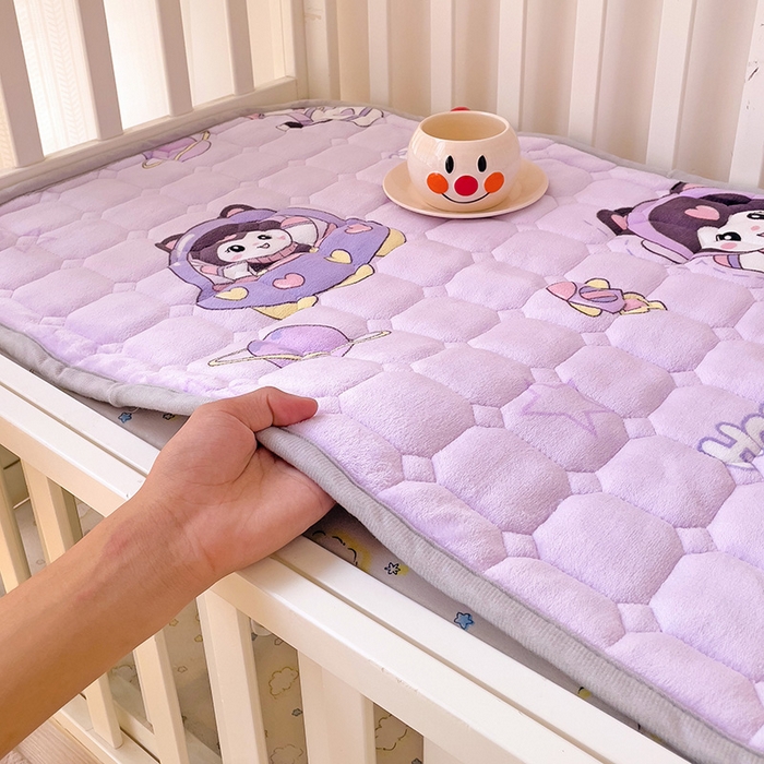 91家纺网 家纺一手货源 找家纺 富馨莱 2024新款牛奶绒幼儿园床垫加厚5D透气 甜美星际