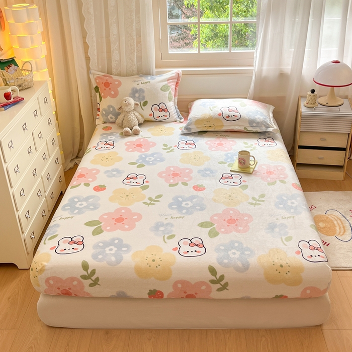 91家纺网 家纺一手货源 找家纺 川悦生活 2024新款加厚牛奶绒印花单床笠 床笠花茶小兔