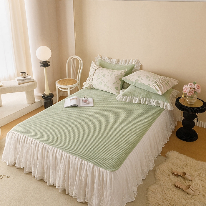 91家纺网 家纺一手货源 找家纺 胜权家纺 2024秋冬新款5D雕花着色牛奶绒法式奶油风夹棉单床裙 新绿