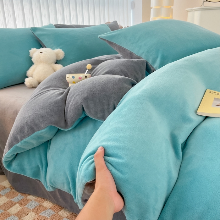 91家纺网 家纺一手货源 找家纺 言熙居 2024新款纯色双拼30克8一9斤牛奶绒四件套 靛蓝拼浅灰