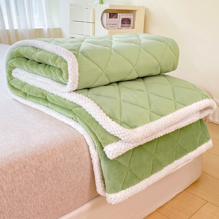 91家纺网 家纺一手货源 找家纺 正邦家纺 2024新款牛奶绒床垫小清新加厚床褥保暖宽包边可机洗床护垫床褥 浅绿