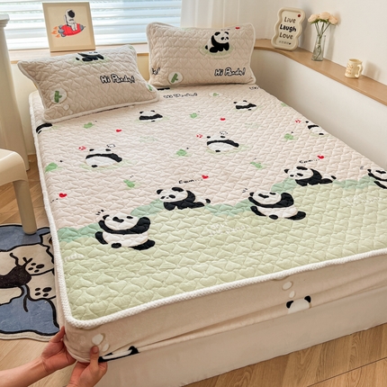 91家纺网 家纺一手货源 找家纺 孩子王 2024新款印花牛奶绒薄款床垫加厚绒保暖床护垫床笠 床笠款-熊猫乐园