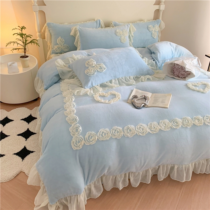 91家纺网 家纺一手货源 找家纺 富盛家纺 2024新款牛奶绒盘花刺绣四件套-玫瑰花园 玫瑰花园-蓝