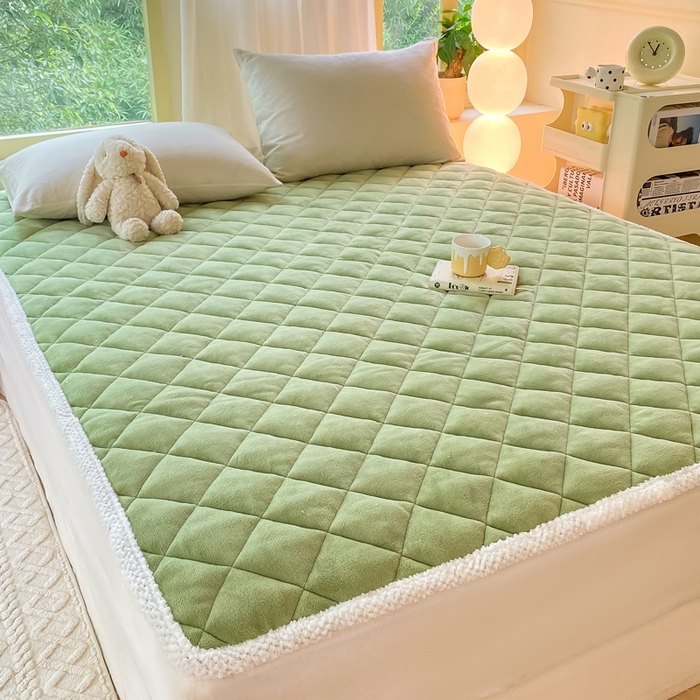 91家纺网 家纺一手货源 找家纺 正邦家纺 2024新款牛奶绒床垫小清新加厚床褥保暖宽包边可机洗床护垫床褥 浅绿