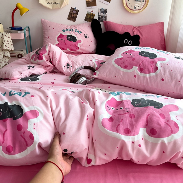 91家纺网 家纺一手货源 找家纺 星巴k家纺 2024新款A类超柔水洗棉印花四件套 小猫超人