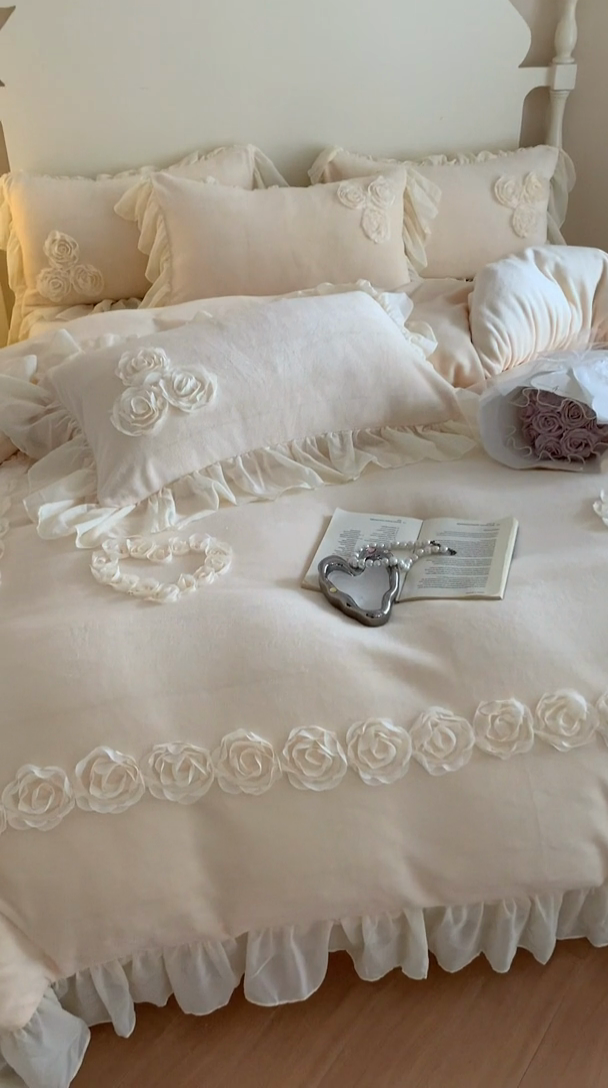 91家纺网 家纺一手货源 找家纺 富盛家纺 2024新款牛奶绒盘花刺绣四件套-玫瑰花园 玫瑰花园-黄