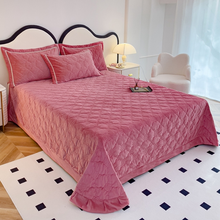 91家纺网 家纺一手货源 找家纺 优乐家纺 2025新款高克重宝宝绒夹棉床盖系列单枕套 爱丽丝-魅力豆沙