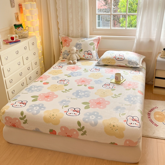 91家纺网 家纺一手货源 找家纺 川悦生活 2024新款加厚牛奶绒印花单床笠 床笠花茶小兔