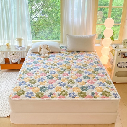 91家纺网 家纺一手货源 找家纺 （总）正邦家纺 2024新款牛奶绒床垫小清新加厚床褥保暖宽包边可机洗床护垫床褥