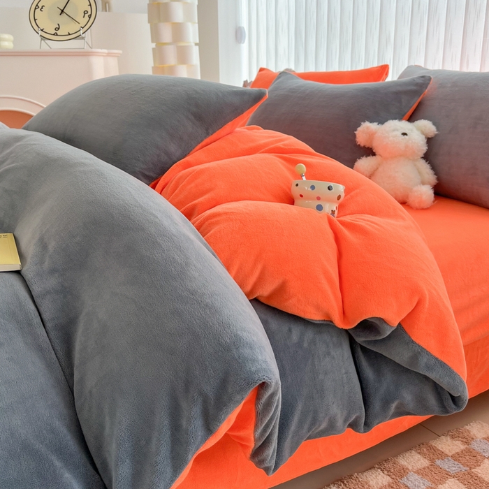 91家纺网 家纺一手货源 找家纺 言熙居 2024新款纯色双拼30克8一9斤牛奶绒四件套 亮灰拼艳橙