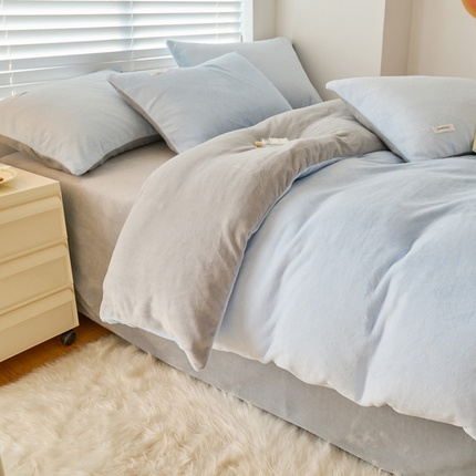 晨曦 2024秋冬新品ins简约风牛奶绒双拼四件套 雾蓝灰